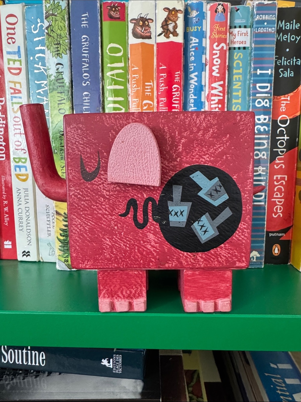 Amanda Visell elephant figurine